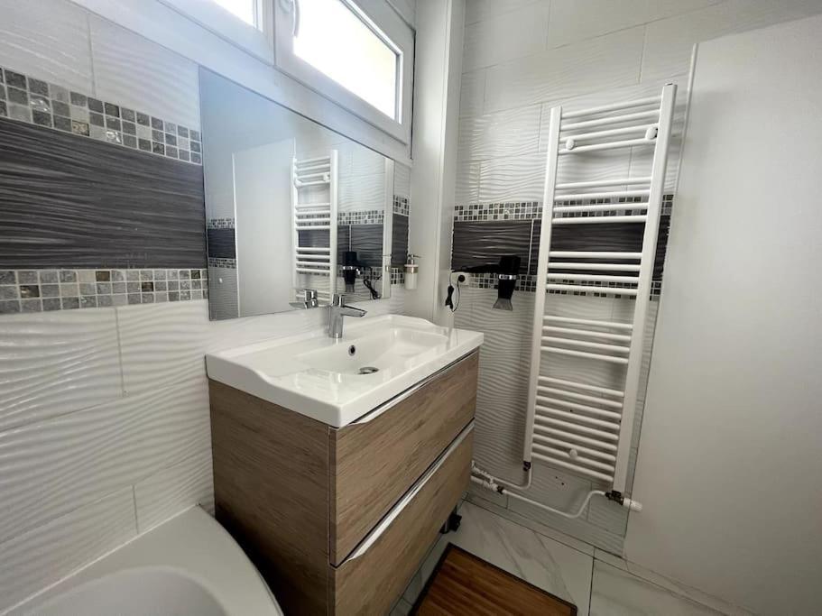 Hana Home Mantes-La-Jolie 6 Personnes Parking Public Gratuit Business&Family Eksteriør bilde